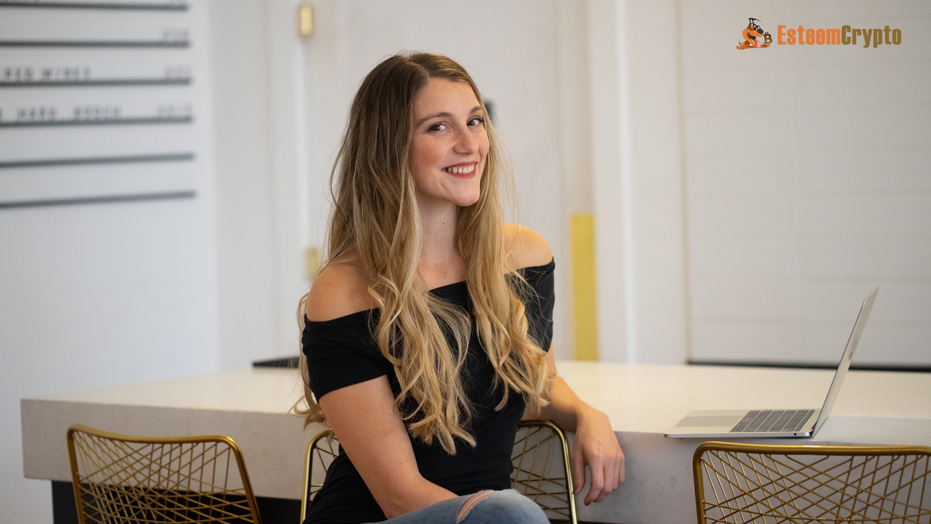 Lea Thompson, @Girlgone_crypto